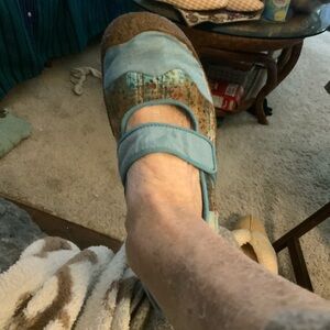 Keen Women's Blue and Brown Flats